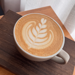 คาราเมลมัคคิอาโต้ ร้อน