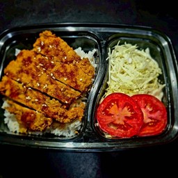 ข้าวหน้าไก่ทอด ซอสทงคัตสึ
