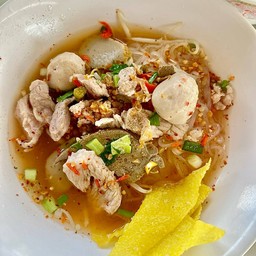 เส้นเล็กต้มยำ