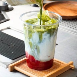 Matcha Strawberry Latte