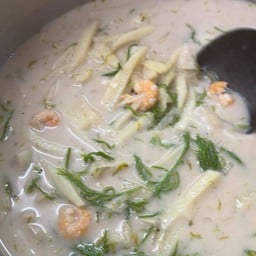 ต้มกะทิยอดมะพร้าวกุ้งสดหอมรดชาดละมุน