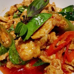 ผัดพริกแกง