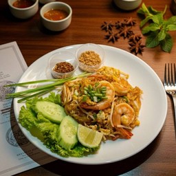 ผัดไทกุ้งสด แนะนำ