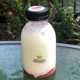 นมสดสตรอว์เบอร์รี่ สไตล์เกาหลี 220 ml