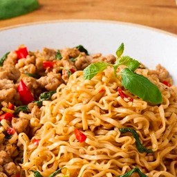 มาม่าผัดกระเพรา