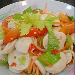 ยำลูกชิ้นปลา