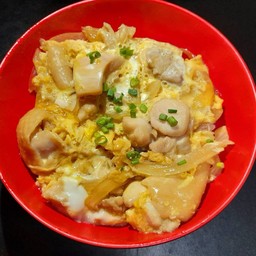 ข้าวหน้าไก่กับใข่ โอยาโกะด้ง