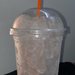 น้ำแข็งเปล่าแก้วโอ่ง