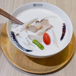 ต้มข่าเห็ด Tom Kha mushroom with coconut milk