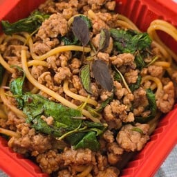 สปาเก็ตตี้ซอสกะเพราเนื้อสับ