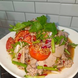 ยำไวไว ใส่หมูสับ หมูยอ