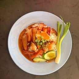 ข้าวมันไก่เจ้ผึ้ง