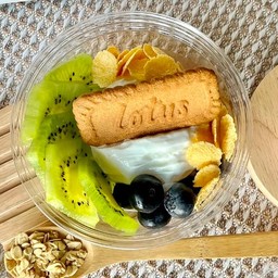 กรีกโยเกิร์ต กีีวี่+บลูเบอร์รี่+กราโนลาร์