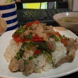 กระเพราบ้านแตง