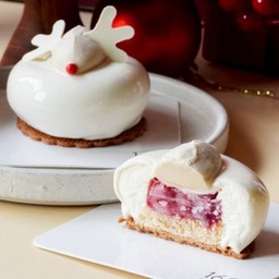 Reindeer Lychee Mousse