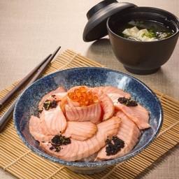 Black Pearl Don / ข้าวหน้าปลาแซลมอนเผาไฟ