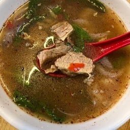 ส้มตำยายแดง ลาบ/ก้อย ร้อยเอ็ด