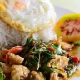 KH08.02 กะเพราหมูชิ้น 50 กรัม +ไข่ดาว 1ฟอง ราดข้าว