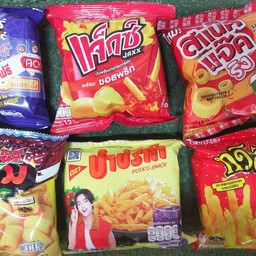 ขนมขบเคี้ยวชุด6ชิ้น(คละรส)