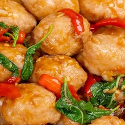 ข้าวกะเพราหมูเด้งงงง พริกแห้ง