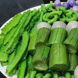 ชุดผักลวกรวม