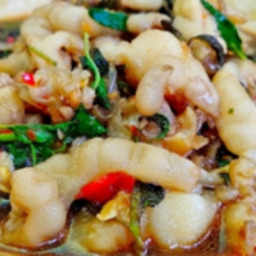 Ki01.02 ผัดกะเพราเล็บมือนาง 150 กรัม