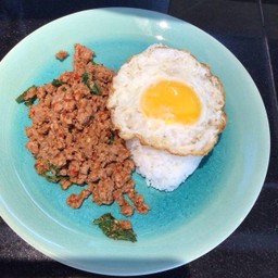 ข้าวกระเพราเนื้อสับ