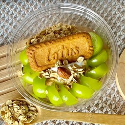 กรีกโยเกิร์ต องุ่นไซมัส+กราโนลาร์