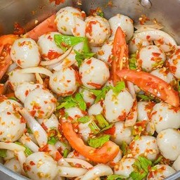 ยำลูกชิ้นมั้ยเพ่