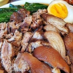 ข้าวขาหมู บุฟเฟ่ต์ ฟรีไข่ by kiki