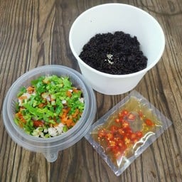 ยำสาหร่ายวากาเมะ