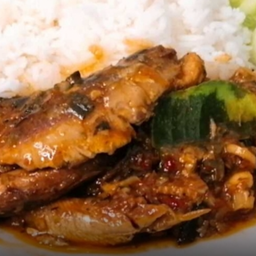 KH08.27 ผัดกะเพราปลากระป๋อง 1 กระป๋อง 100 กรัม ราดข้าว