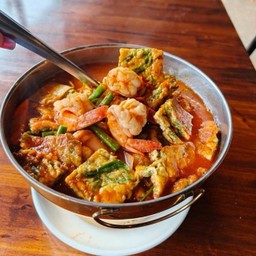 แกงส้มไข่ชะอม กุ้ง