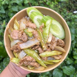 ผัดพริกหยวกราดข้าว