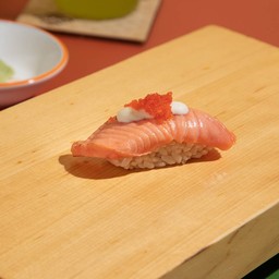 Salmon mayo sushi