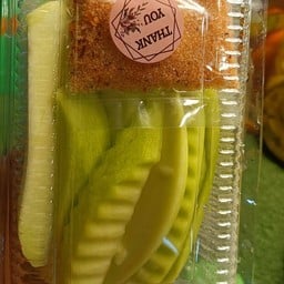 มะม่วง  หั่นชิ้นพร้อมทาน + น้ำจิ้ม