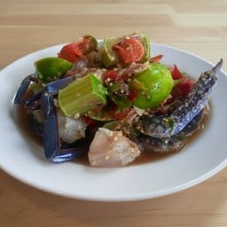 ยำปูม้าสดพริกขี้หนูสวน (เมนูใหม่)