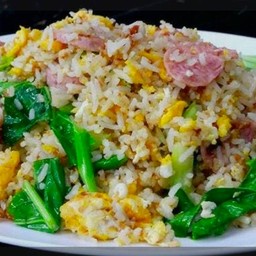 ข้าวผัดแหนม