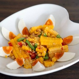 ตำข้าวโพดไข่เค็ม