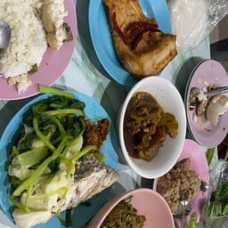 เจ้ส้มตำแซ่บตีสาม