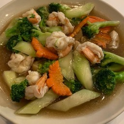 บร็อคโคลี่ผัดกุ้ง STIR FRIED BROCCOLI WITH PRAWN