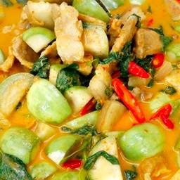 แกงมะเขือ ราดข้าว