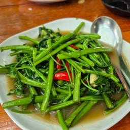 ผัดผักบุ้งไฟแดง