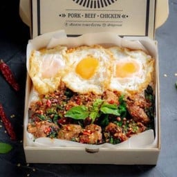 จอมพลัง กะเพราซี่โครงตุ๋น