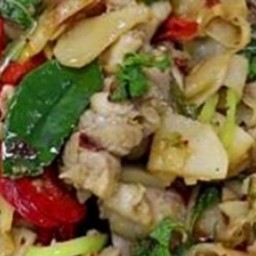 Ki02.22 ผัดเผ็ด ไก่ 150 กรัม ใส่หน่อไม้ดอง 100 กรัม