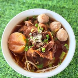 ร้านต้นคูน ก๋วยเตี๋ยวเนื้อตุ๋น กระเพา ชานม