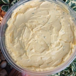 เนยกกระเทียมเบาหวิว 100 กรัม