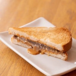 แซนวิชทูโทน (Nutella + Peanut Butter)