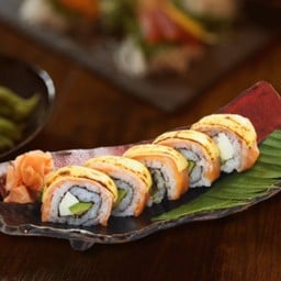 1008.SALMON CHEESE ROLL