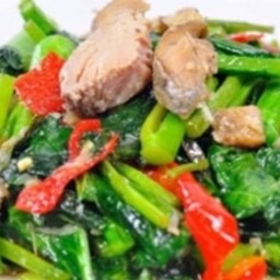 Ki02.07 ผัดไฟแดง ปลาเค็ม 75 กรัม คะน้า 100 กรัม